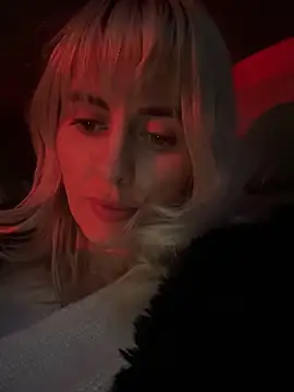 Snapshot of blondegirlx chatting on November 26, 2025, 3:02 pm blondegirlx online show from November 26, 2025, 3:02 pm