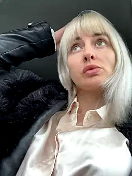 Snapshot of blondegirlx chatting on November 28, 2025, 12:08 pm blondegirlx online show from November 28, 2025, 12:08 pm