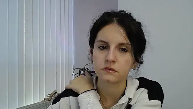 Snapshot of StellaAnia chatting on October 29, 2025, 9:33 am StellaAnia online show from October 29, 2025, 9:33 am