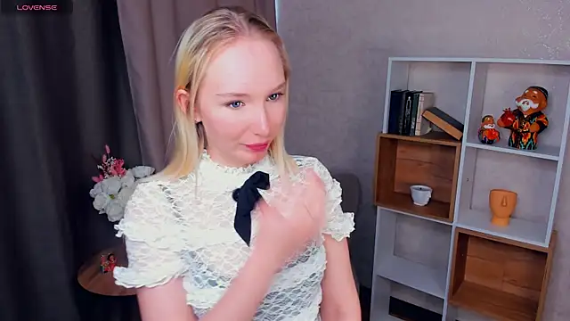 Snapshot of NorikoLiebeck chatting on October 25, 2025, 7:05 am NorikoLiebeck online show from October 25, 2025, 7:05 am