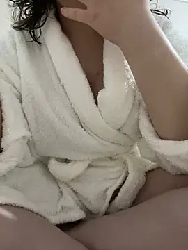 Snapshot of Angeldoram chatting on February 26, 2026, 7:35 pm Angeldoram online show from February 26, 2026, 7:35 pm