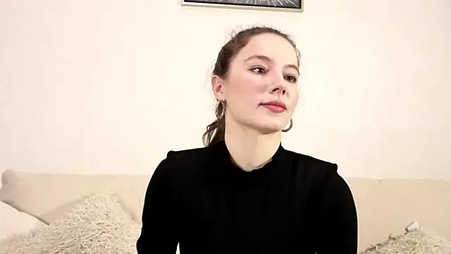 Snapshot of Petalwren chatting on December 15, 2025, 11:36 am Petalwren online show from December 15, 2025, 11:36 am