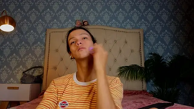 Snapshot of Indi_rave chatting on January 12, 2026, 3:39 pm Indi rave online show from January 12, 2026, 3:39 pm