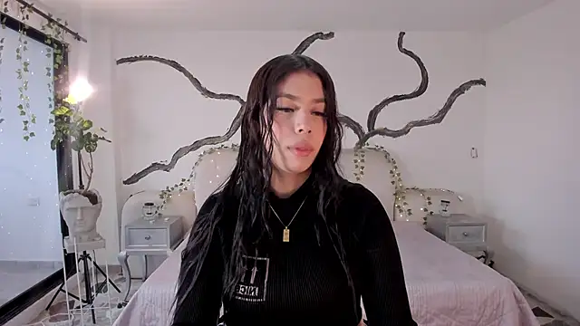 AsiaMillerr  online show from November 14, 2025, 12:15 pm