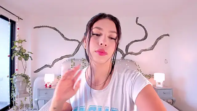 AsiaMillerr  online show from November 28, 2025, 12:08 pm