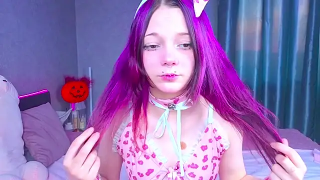 Snapshot of KittieHeart chatting on November 6, 2025, 1:56 pm KittieHeart online show from November 6, 2025, 1:56 pm