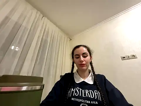  my Khaleesi  online show from November 4, 2025, 4:39 pm