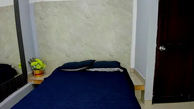 Sarahh-19 online show from December 18, 2025, 11:38 am