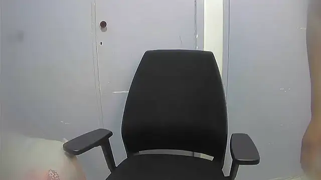 ThePeacheese online show from December 13, 2025, 8:04 pm