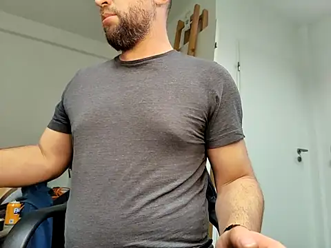 Snapshot of stripcumboy chatting on October 24, 2025, 6:04 pm stripcumboy online show from October 24, 2025, 6:04 pm