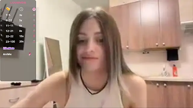 AidaGloshen online show from November 18, 2025, 4:11 pm