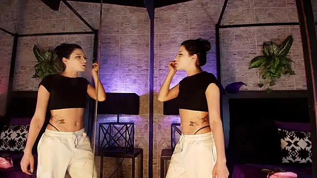 Natasha Dior online show from November 10, 2025, 12:37 pm