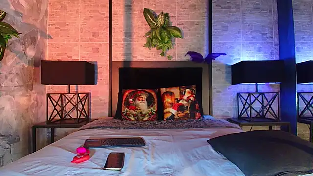 Natasha Dior online show from December 18, 2025, 2:01 pm