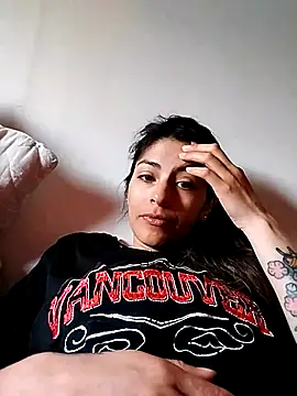 besosseductores online show from November 3, 2025, 3:24 pm