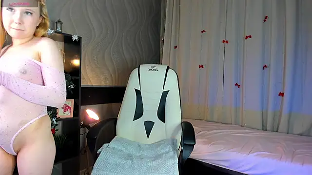 Snapshot of VivieSunn chatting on February 6, 2026, 3:33 am VivieSunn online show from February 6, 2026, 3:33 am