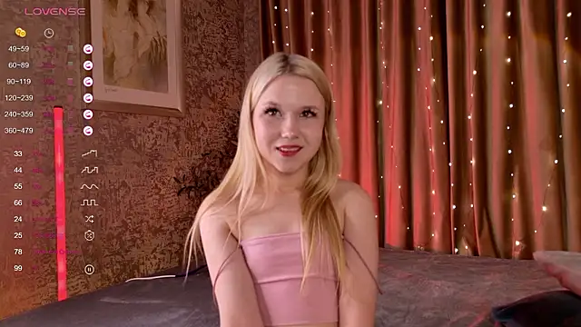 Snapshot of VivieSunn chatting on March 4, 2026, 4:13 pm VivieSunn online show from March 4, 2026, 4:13 pm