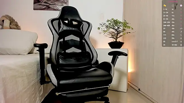 Snapshot of IamKael_ chatting on February 15, 2026, 10:39 pm IamKael online show from February 15, 2026, 10:39 pm