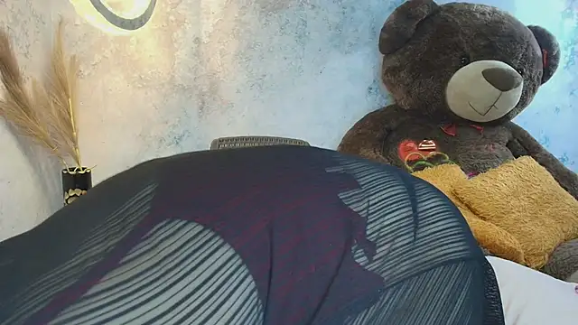 laliItaclark online show from November 5, 2025, 12:16 pm