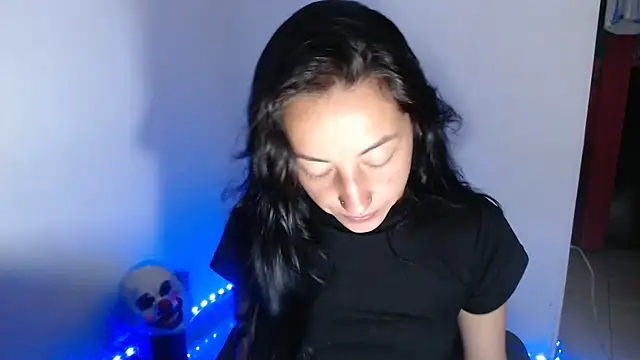 Snapshot of MeganLovee9 chatting on October 26, 2025, 8:53 am MeganLovee9 online show from October 26, 2025, 8:53 am