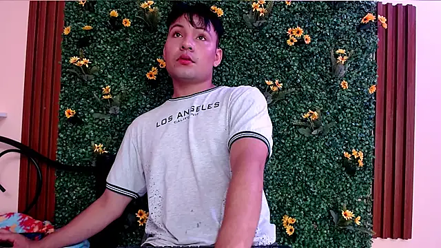 angel666smit online show from October 30, 2025, 1:34 pm