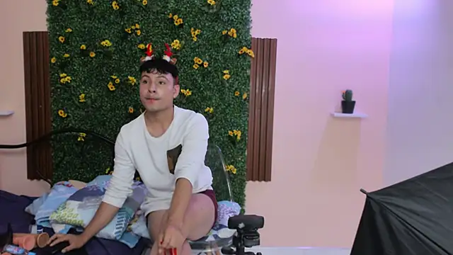 angel666smit online show from October 31, 2025, 1:56 pm