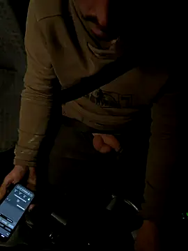 Snapshot of davi73d chatting on November 4, 2025, 5:01 pm davi73d online show from November 4, 2025, 5:01 pm