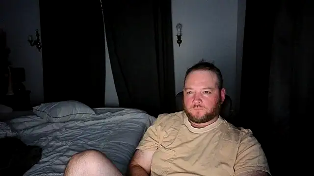 Snapshot of john_clarisa chatting on December 17, 2025, 8:20 am john clarisa online show from December 17, 2025, 8:20 am