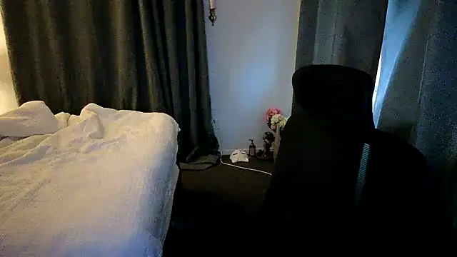 Snapshot of john_clarisa chatting on December 21, 2025, 7:37 am john clarisa online show from December 21, 2025, 7:37 am