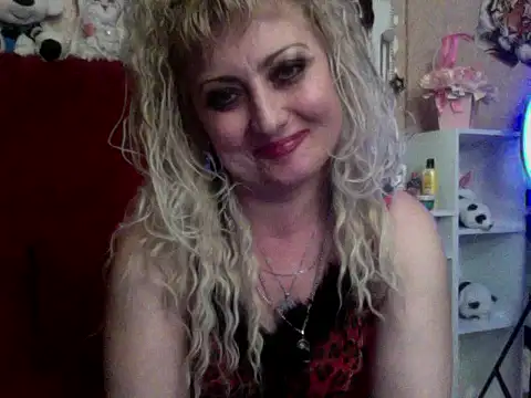 xHot Amazonq online show from October 31, 2025, 1:06 am