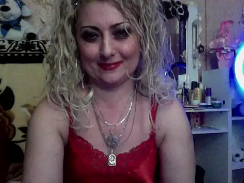 Snapshot of xHot_Amazonq chatting on November 17, 2025, 6:24 pm xHot Amazonq online show from November 17, 2025, 6:24 pm