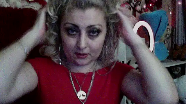 Snapshot of xHot_Amazonq chatting on February 28, 2026, 6:42 pm xHot Amazonq online show from February 28, 2026, 6:42 pm