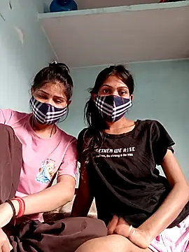 mona-33 online show from November 3, 2025, 4:25 am