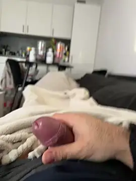 Snapshot of hasanka62 chatting on February 4, 2026, 8:20 am hasanka62 online show from February 4, 2026, 8:20 am