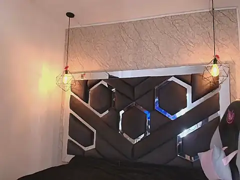 cataleya sambrano online show from December 17, 2025, 10:43 am