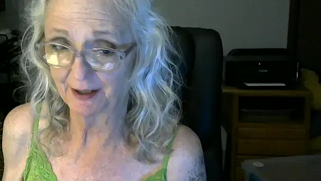 JoleneDelacroix online show from November 15, 2025, 4:21 am