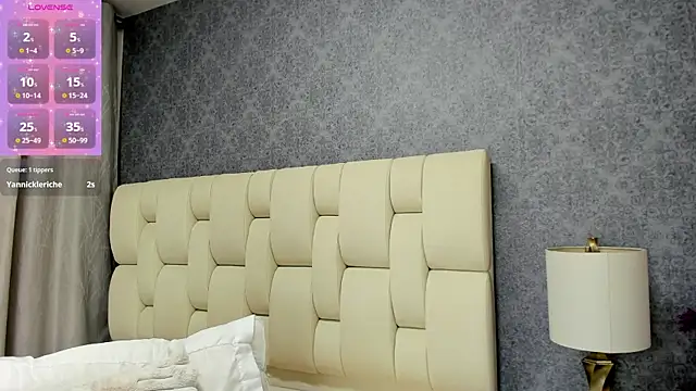 Luna Bella3 online show from November 1, 2025, 12:40 pm