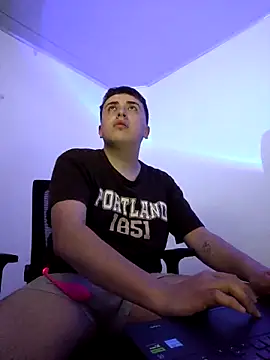 Snapshot of Sam_Rush chatting on December 20, 2025, 2:40 am Sam Rush online show from December 20, 2025, 2:40 am