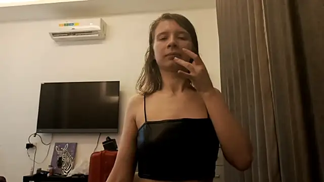 MargaretFairy online show from November 26, 2025, 5:47 pm