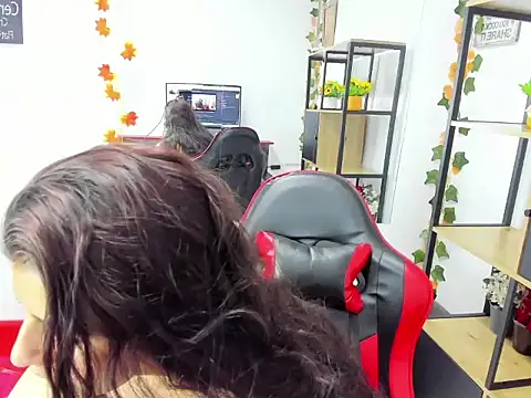 Snapshot of Allana_Collins_ chatting on October 28, 2025, 1:36 pm Allana Collins online show from October 28, 2025, 1:36 pm