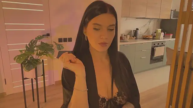 Snapshot of Angelsweetshy chatting on October 26, 2025, 8:42 am Angelsweetshy online show from October 26, 2025, 8:42 am