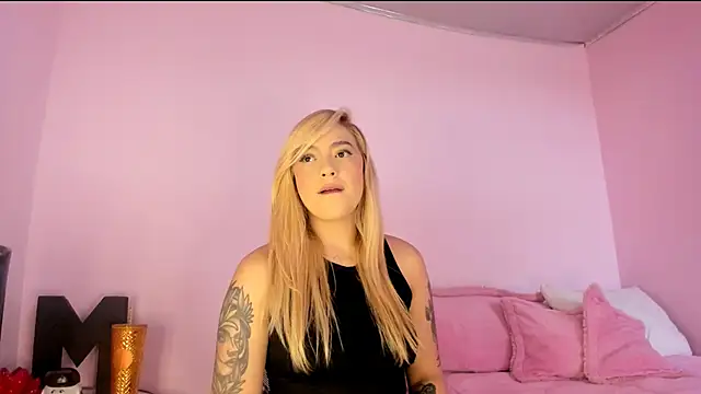 Snapshot of sylvanaLayton chatting on November 26, 2025, 3:46 pm sylvanaLayton online show from November 26, 2025, 3:46 pm