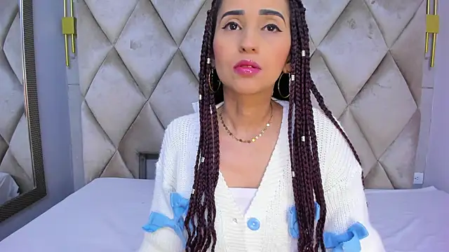 violett rabbit  online show from March 20, 2026, 8:25 pm