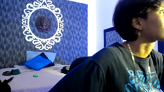 Ghost  Girl  online show from November 12, 2025, 3:18 am