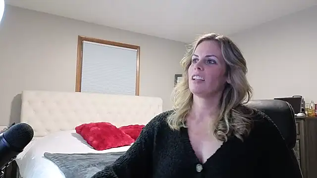 Snapshot of Koralynn_777 chatting on January 15, 2026, 3:44 am Koralynn 777 online show from January 15, 2026, 3:44 am