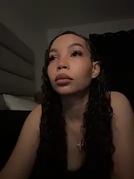 Snapshot of nikkiloveee chatting on April 22, 2026, 5:32 am nikkiloveee online show from April 22, 2026, 5:32 am