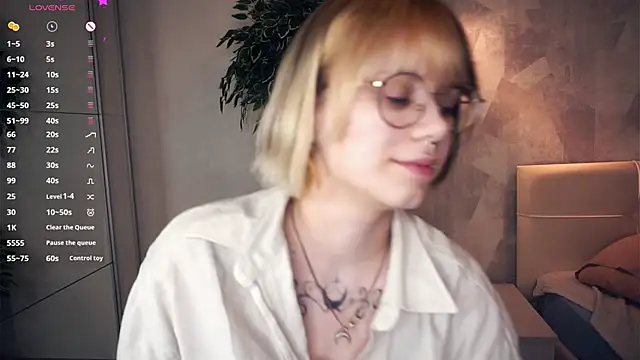 Snapshot of KellePourier chatting on February 14, 2026, 6:15 pm KellePourier online show from February 14, 2026, 6:15 pm