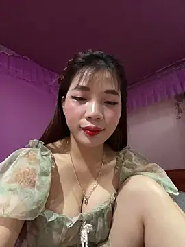 Zlienr023 online show from November 4, 2025, 1:43 pm