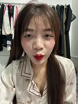 Zlienr023 online show from December 19, 2025, 12:23 pm