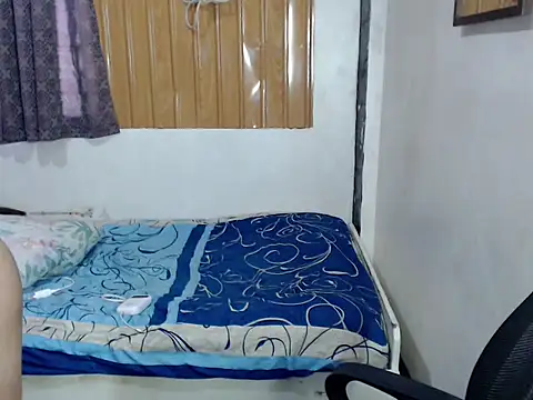 prettysam9 online show from April 11, 2026, 12:26 am