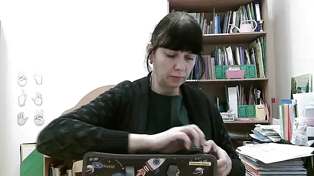 Viknika online show from November 7, 2025, 6:57 am